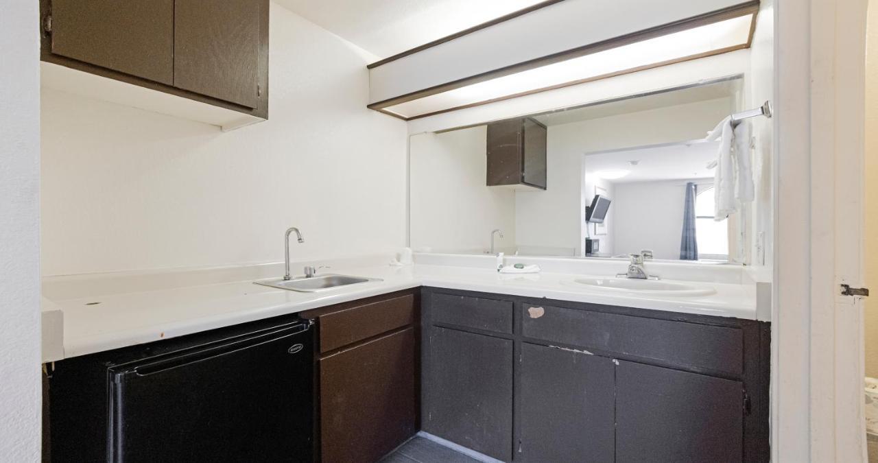 Budget Inn And Suites Stockton Yosemite Екстер'єр фото