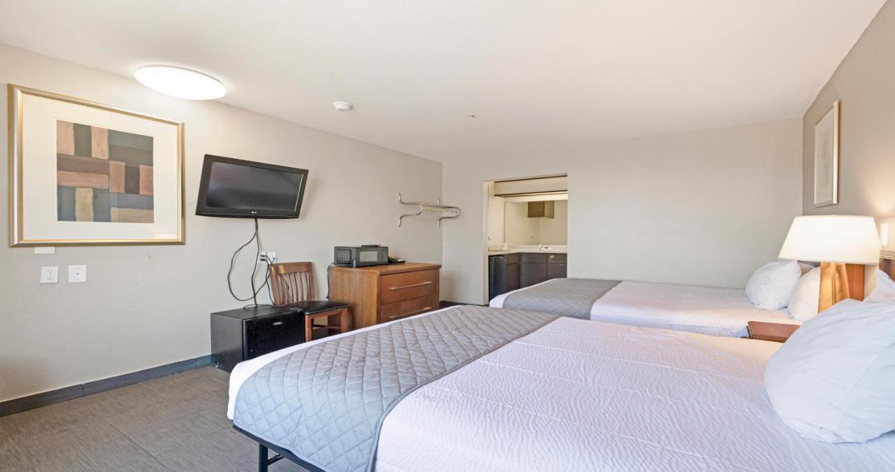 Budget Inn And Suites Stockton Yosemite Екстер'єр фото