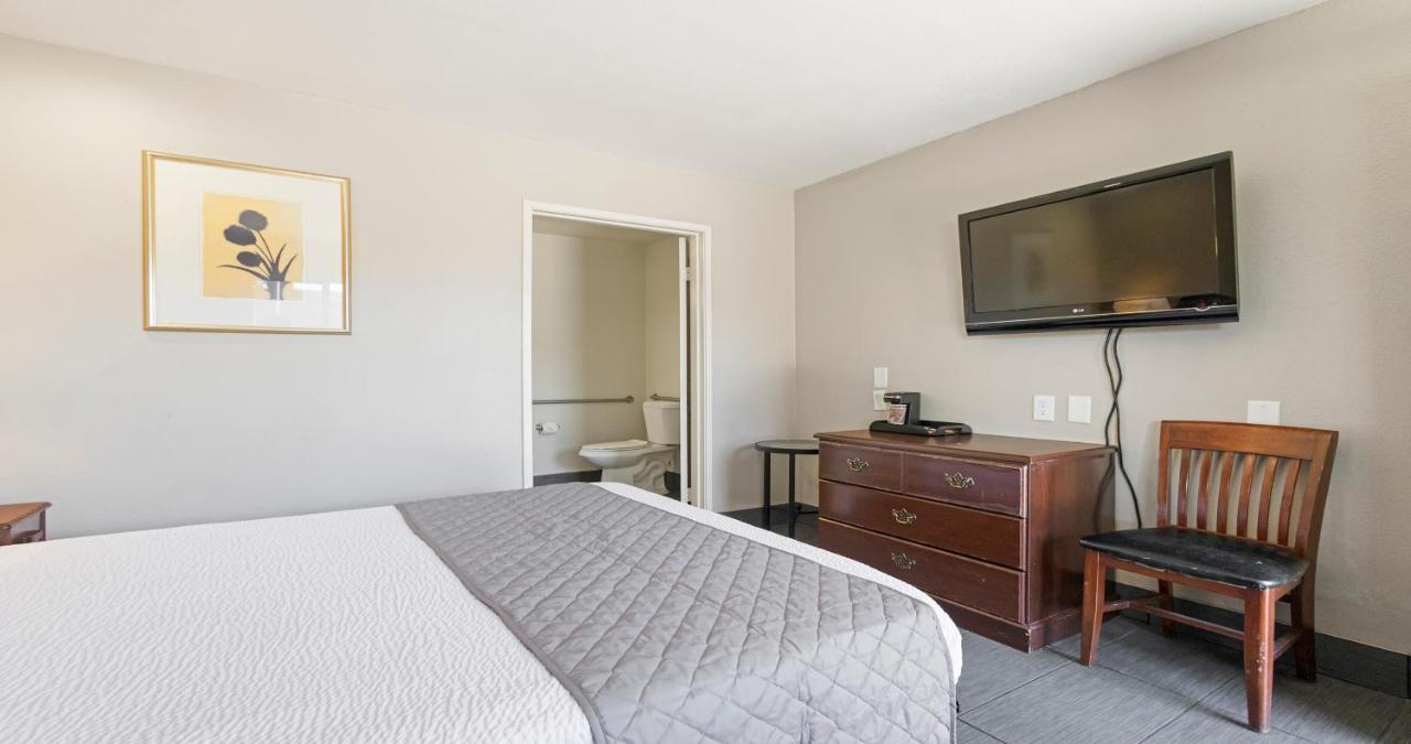 Budget Inn And Suites Stockton Yosemite Екстер'єр фото