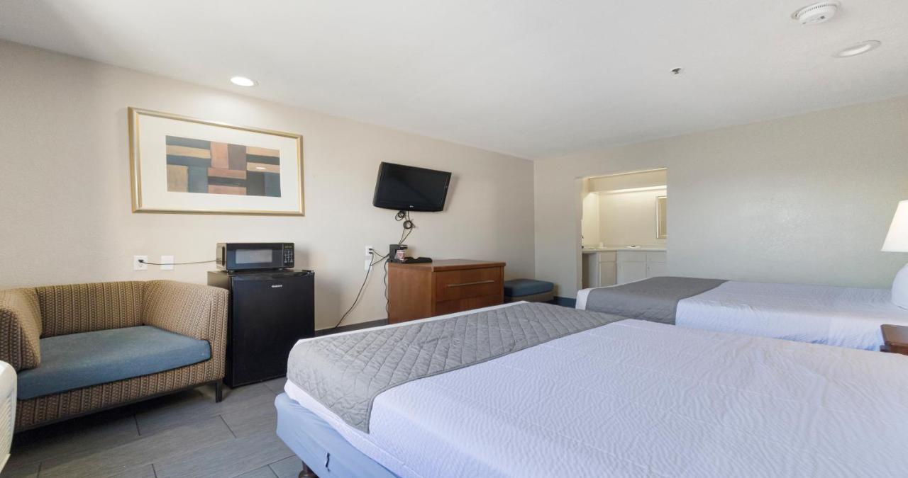 Budget Inn And Suites Stockton Yosemite Екстер'єр фото